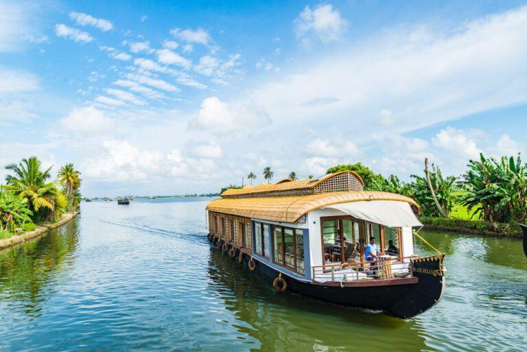 How Much Does it Cost to Live on a Houseboat?